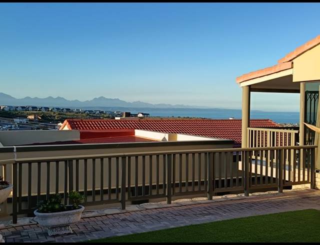 3 BEDROOM TOWNHOUSE FOR SALE IN SEEMEEU PARK